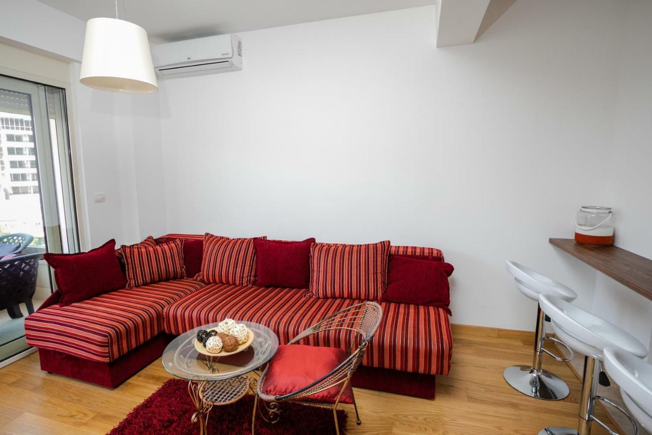 Apartment With Sea View Rafailovici Luaran gambar